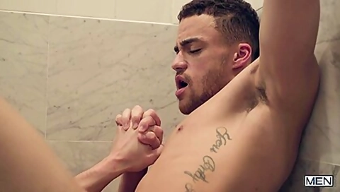 Beaux Banks And Jake Porter In Wet Hotties And Fuck In The Shower